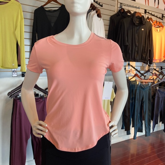 Yoga Atlantic tee shorts with mesh at the upper back - Picture 6 of 6